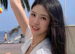 在51吃瓜fun上，不仅能免费看热门资讯，还能领取免费瓜券哦！
