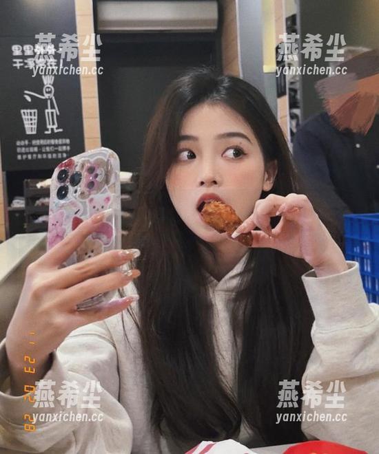 快来zztt11传送门，收藏热辣吃瓜新闻，和朋友一起分享吧！