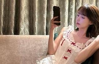 吾爱吃瓜隆重推出最新视频，黑料不打烊，吃瓜乐无穷！