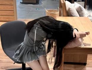 黑料不打烊zztt49发布小道消息，下载紧跟热点，娱乐江湖的另一面！