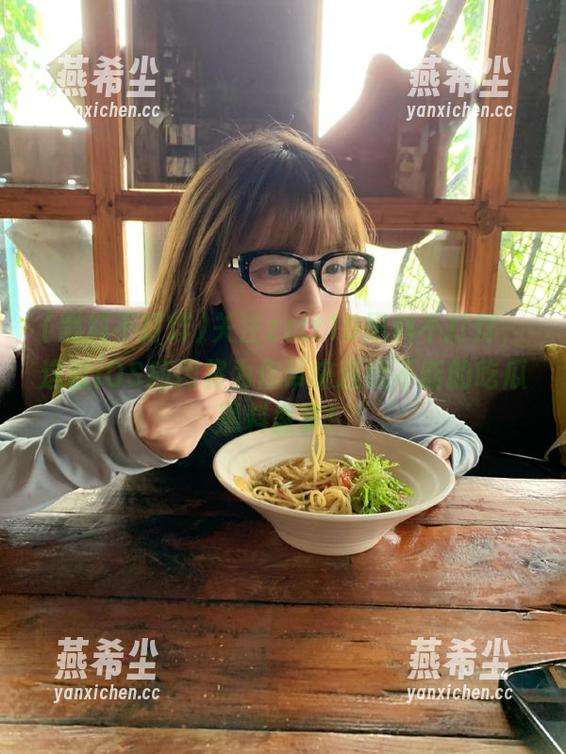 关注zztt10黑料不打烊，这款iOS应用将为你带来连续不断的吃瓜黑料盛宴！