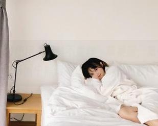 使用“黑料不重样”苹果版，第一时间追踪娱乐圈中黑料不重样的精彩内幕！
