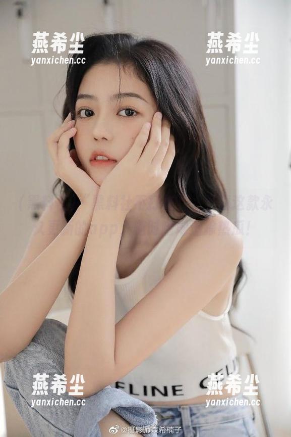 “黑料社不打烊”，下载这款永久更新的app，随时随地追踪热瓜！